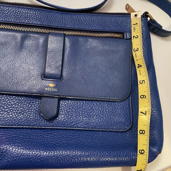 Fossil Blue Leather Crossbody Messenger Style Purse with front snap pocket - Picture 7 of 16